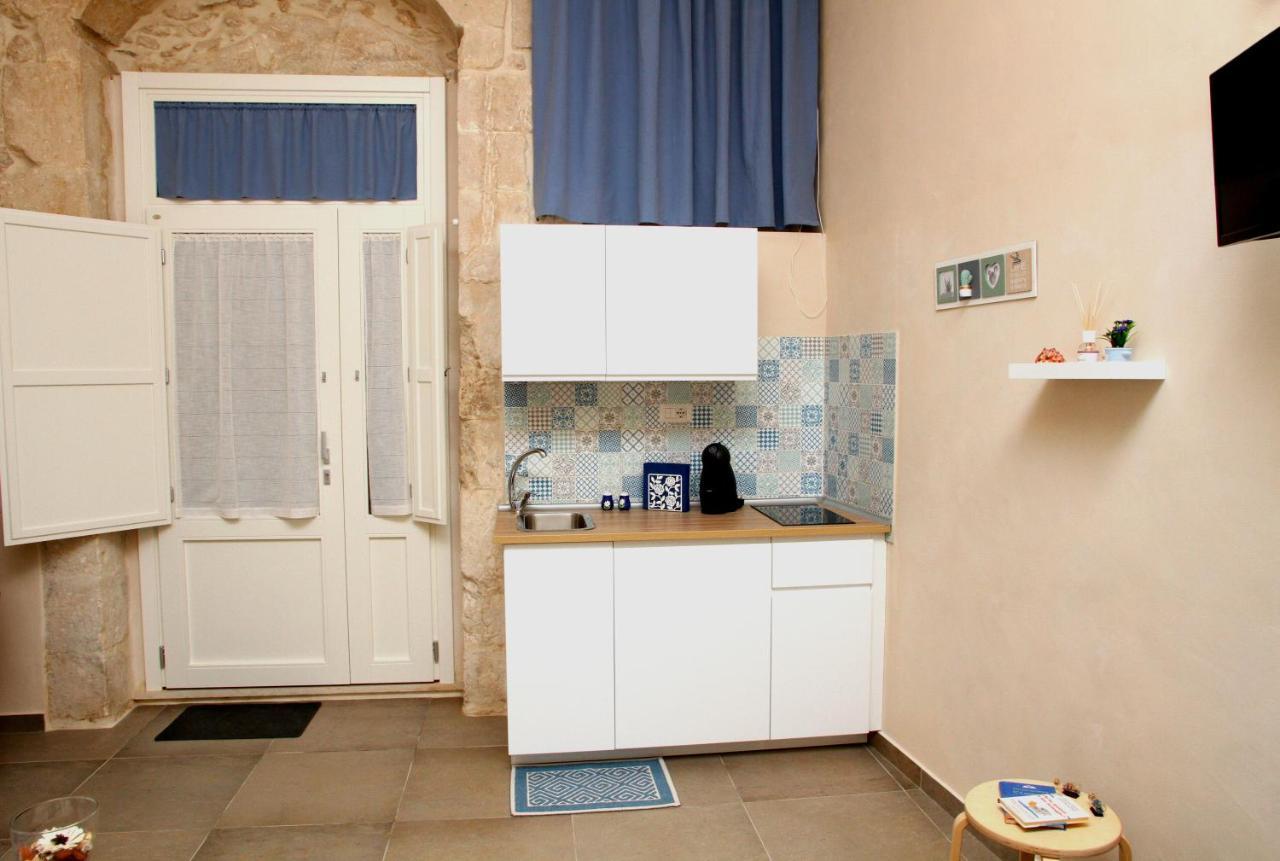 Essentia Rooms- Ortigia Holidays シラクーサ エクステリア 写真