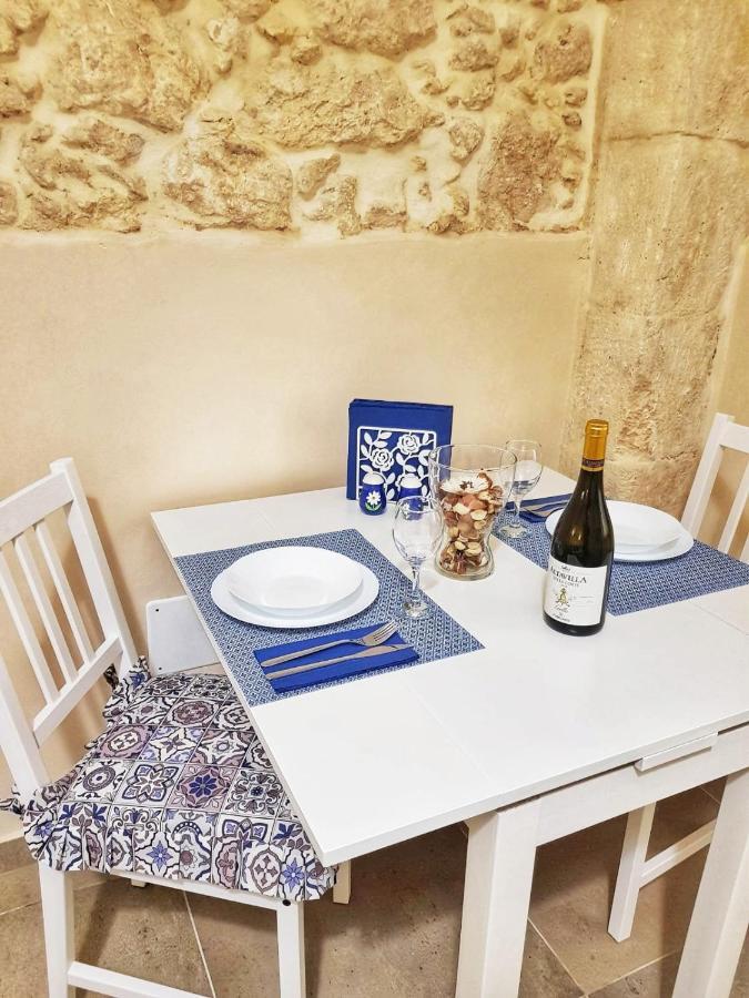 Essentia Rooms- Ortigia Holidays シラクーサ エクステリア 写真