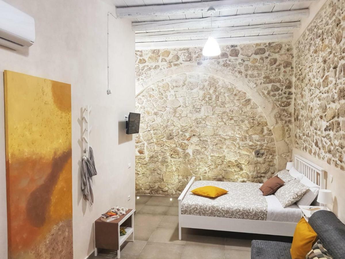 Essentia Rooms- Ortigia Holidays シラクーサ エクステリア 写真