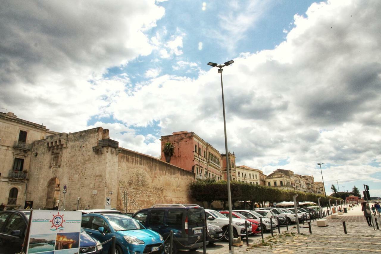 Essentia Rooms- Ortigia Holidays シラクーサ エクステリア 写真