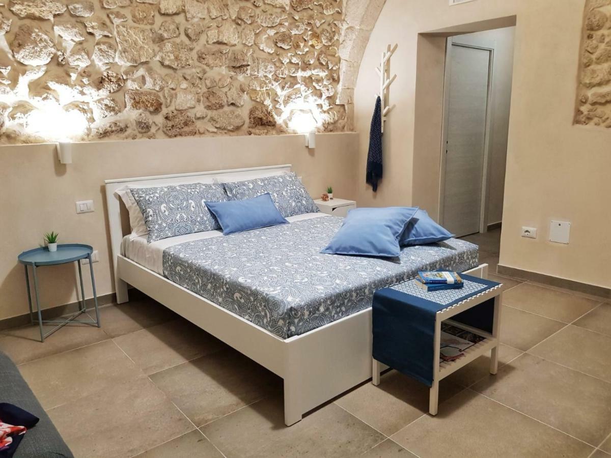 Essentia Rooms- Ortigia Holidays シラクーサ エクステリア 写真