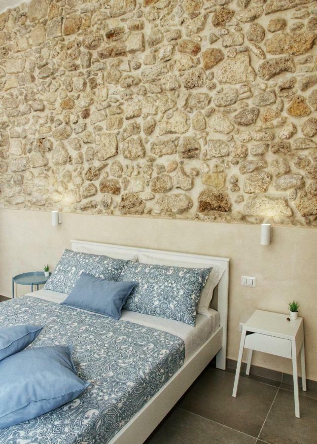 Essentia Rooms- Ortigia Holidays シラクーサ エクステリア 写真