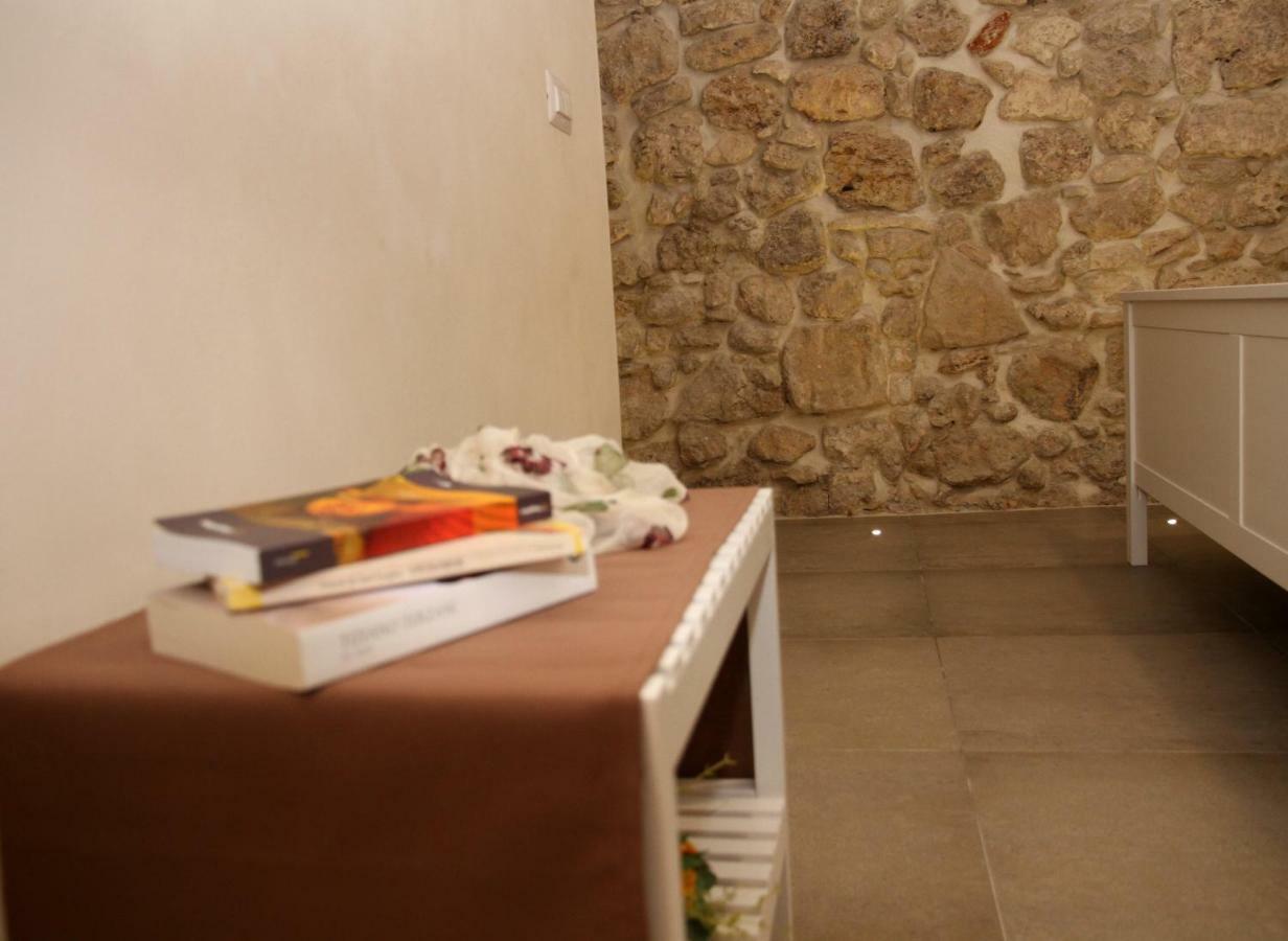 Essentia Rooms- Ortigia Holidays シラクーサ エクステリア 写真
