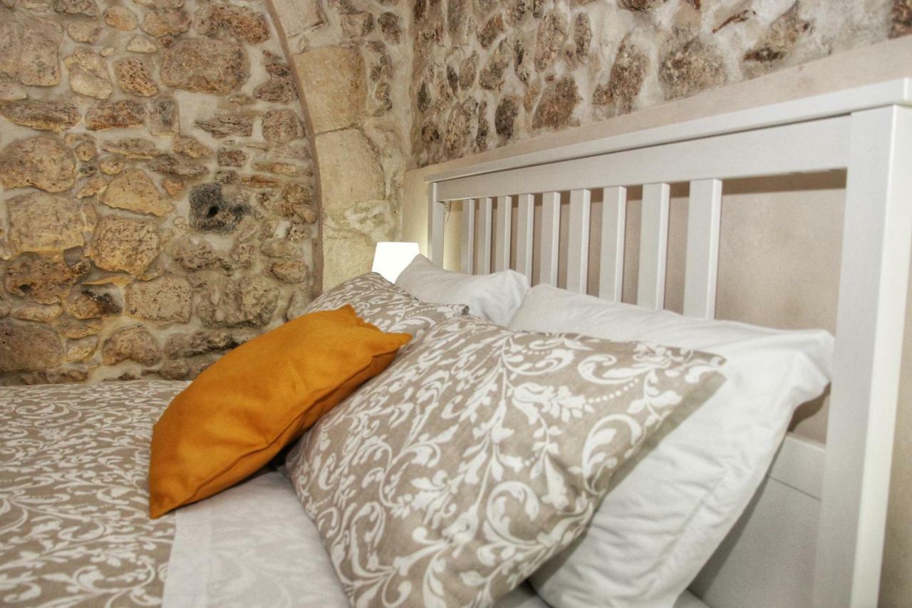 Essentia Rooms- Ortigia Holidays シラクーサ エクステリア 写真