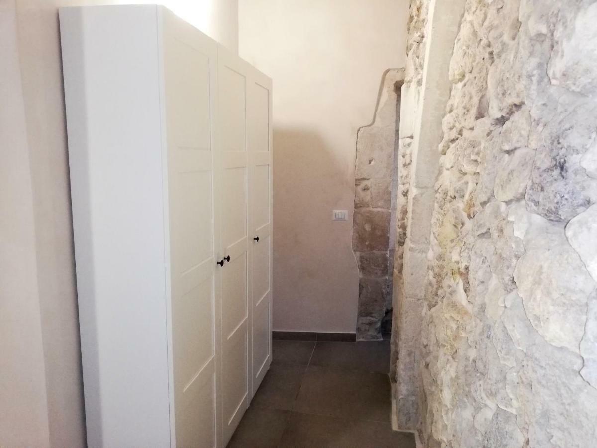 Essentia Rooms- Ortigia Holidays シラクーサ エクステリア 写真