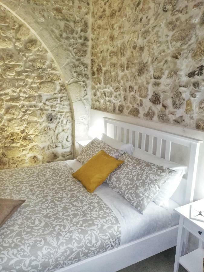 Essentia Rooms- Ortigia Holidays シラクーサ エクステリア 写真