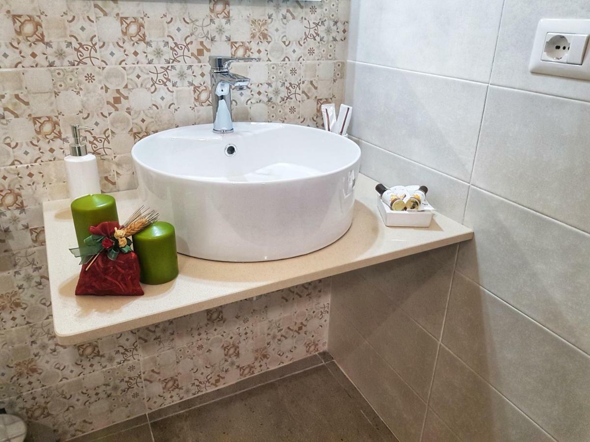 Essentia Rooms- Ortigia Holidays シラクーサ エクステリア 写真