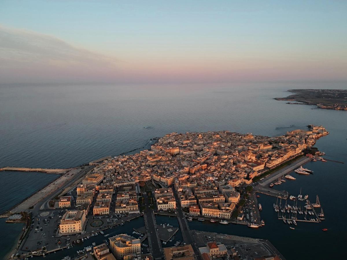 Essentia Rooms- Ortigia Holidays シラクーサ エクステリア 写真